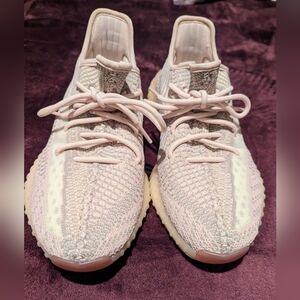 Yeezy Boost 350 V2